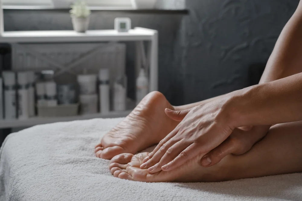 Understanding How Reflexology Enhances Sports Performance